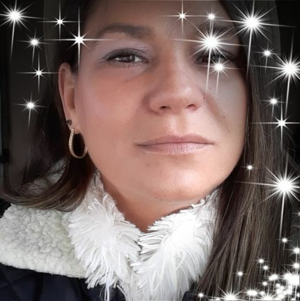 Meet your Posher, Dina